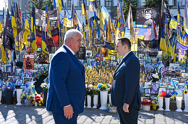 Česko má jako první stát kancelář velvyslanectví v Dnipru. Otevřel ji Lipavský