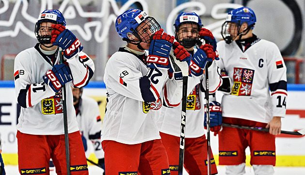 České naděje na Hlinka Gretzky Cupu držel Poletín, ale Kanada se v závěru rozstřílela
