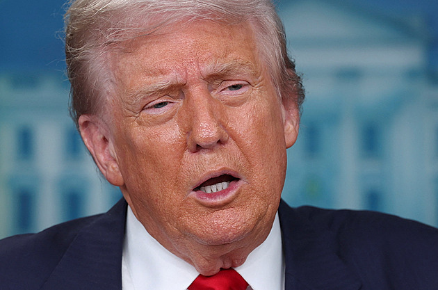 Trump nechce s Putinem na Aljašce řešit dělení území, řekl Evropanům