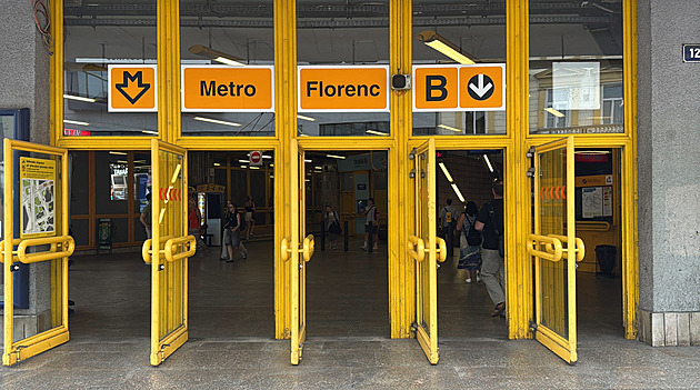 Mezi Florencí a Černý Mostem nejezdilo metro, na vině byla technická závada