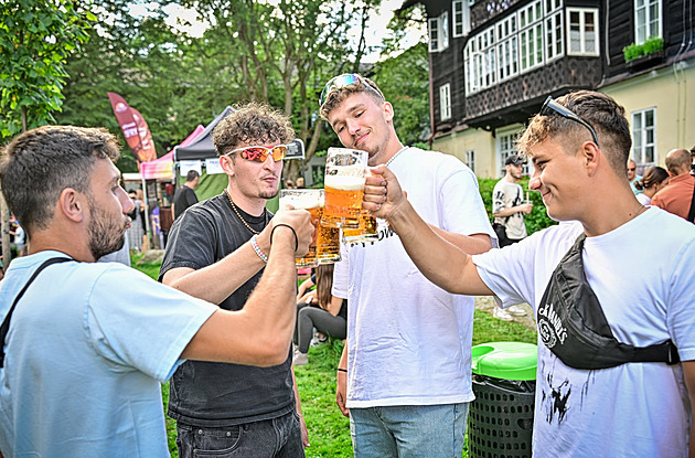 Tisíce lidí na gastrofestivalu v horských lázních. Nevhodná monstr akce, tvrdí kritici