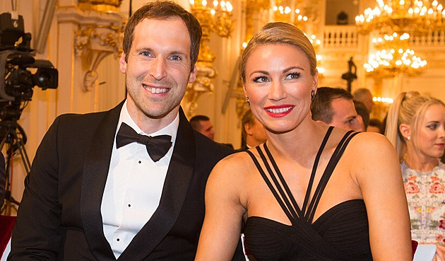 Bývalý fotbalový brankář Petr Čech oznámil rozchod se ženou po 26 letech