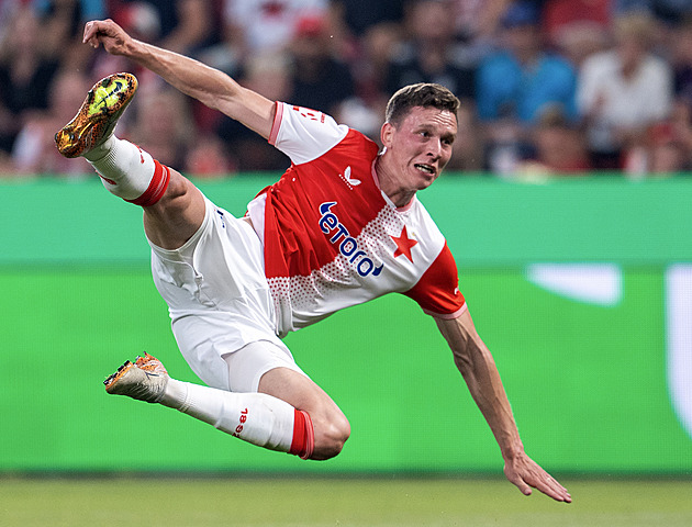 Sinjavskij nefauloval, může hrát. Komise naopak potrestala zákrok na Provoda