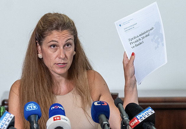 Decroix se opřela do Blažka. Od začátku je to úplně blbě, odpověděla mu k bitcoinům