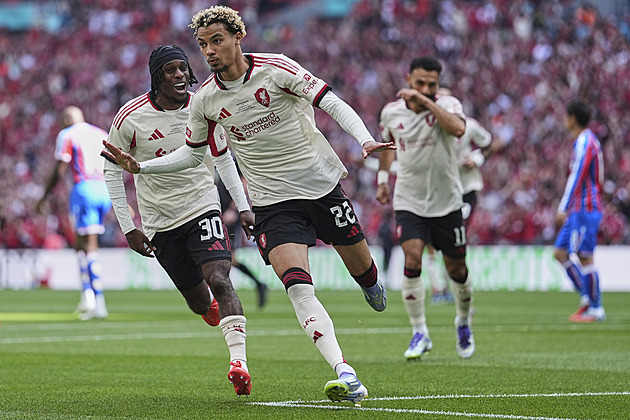 ONLINE: Premier League je zpět. Obhájce z Liverpoolu hraje s Bournemouthem