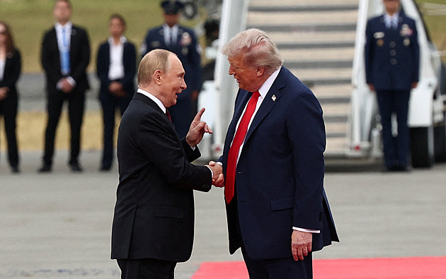 Trump přivítal Putina v USA, od jednání si slibuje příměří na Ukrajině