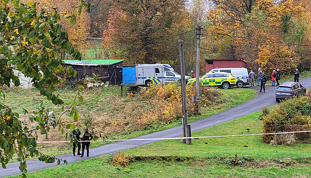 Střelba ve Smržovce. Dva lidé zemřeli, podezřelý je těžce zraněný