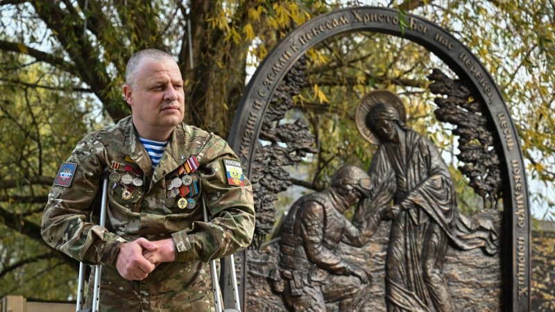 Nechceš jít na smrt? Budeš trpět u stromu. Nová taktika stojí Rusy stovky mužů