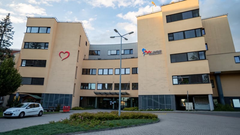Hrůzný incident v nemocnici ve Frýdku-Místku: Na toaletách se zastřelil muž