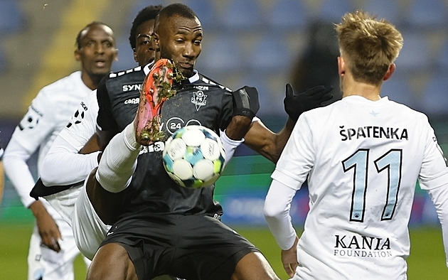 ONLINE: Liberec - Jablonec 0:0, místo gólů žluté karty, hosté mohou do čela