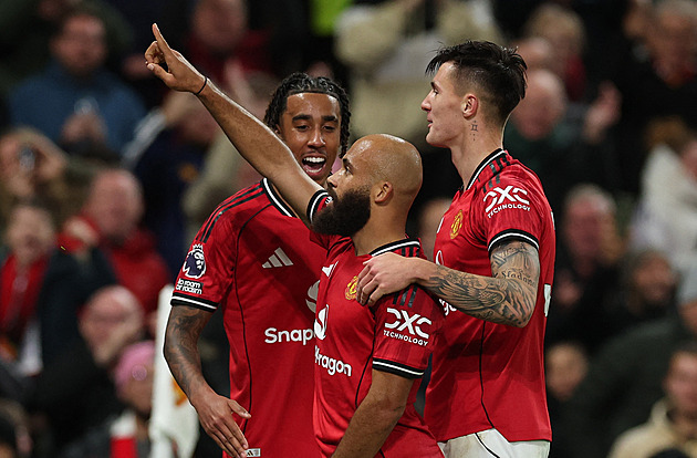 ONLINE: United ustáli drama, Sunderland zmrazil Chelsea. Do akce půjde Liverpool