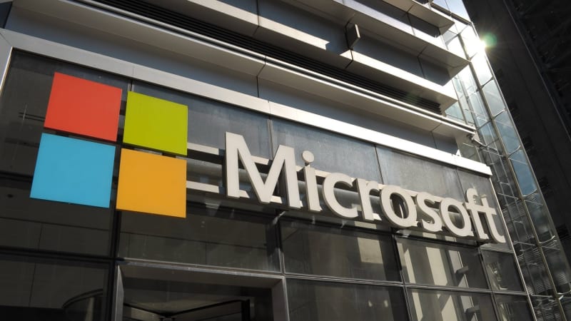 Masivní výpadek důležité služby Microsoftu: Problémy hlásily aerolinky i uživatelé aplikací