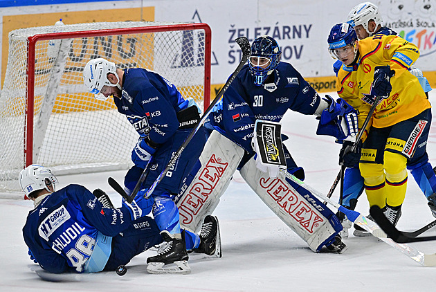 Skvělý obrat Komety, Pardubice zvládly šlágr v Třinci. Raduje se i Sparta či Plzeň