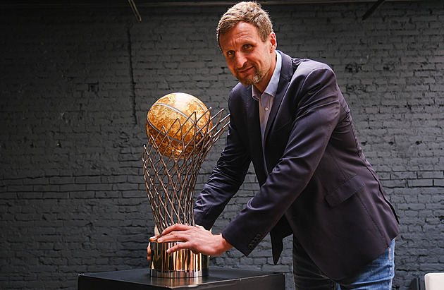 Rozesmutnil Clintona, nepoznal Garnetta, debutoval proti Jordanovi. Zídkův rok 1995