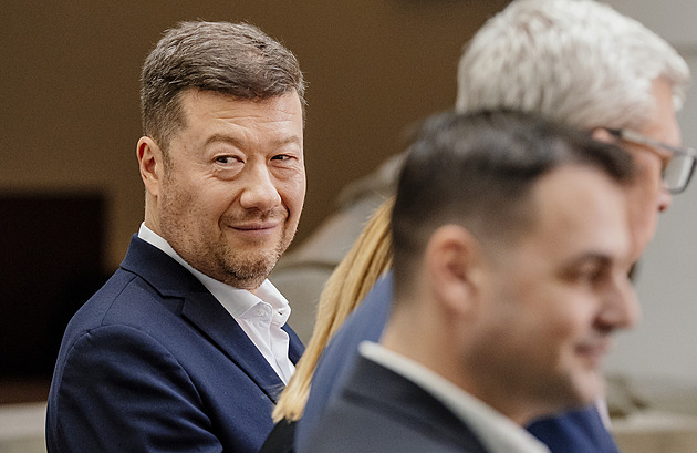 Okamura, je bezpečnostní riziko a  symbol obstrukcí, varuje premiér Fiala