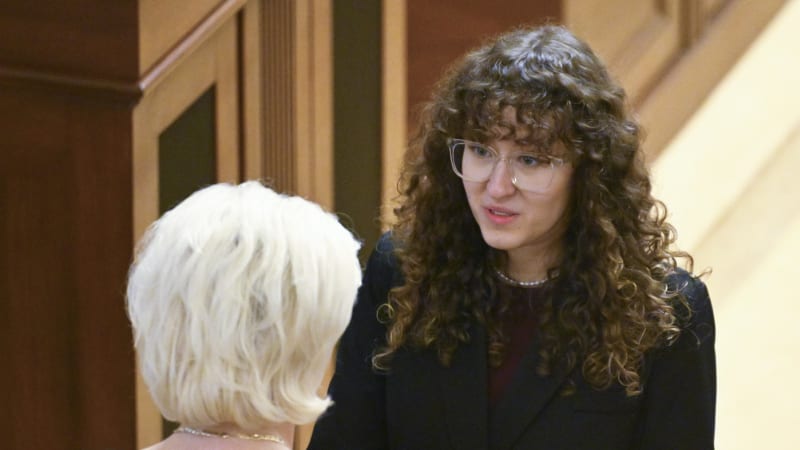 ON-LINE: Grilování Okamury pokračuje. Nejmladší poslankyně mluvila o komerčním fašismu