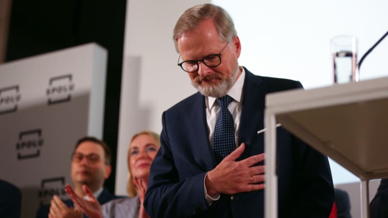 ON-LINE: Poslední fáze Fialova kabinetu. Demisi zašle prezidentovi, dovládne do nástupu Babiše