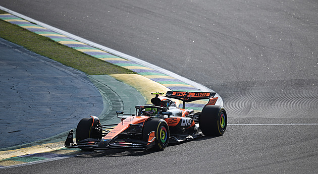 Kvalifikaci na sprint v Sao Paulu vyhrál Norris před Antonellim a Piastrim