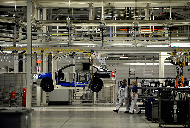 Čipová krize zažehnána. Číňané obnovili dodávky pro automobilky