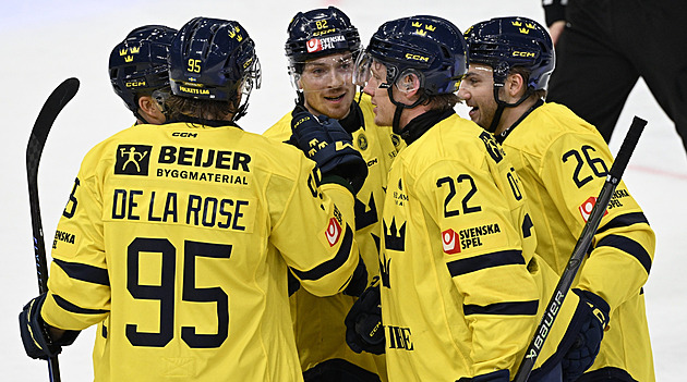 Jednoznačná záležitost. Švédové si smlsli na Švýcarech, nasázeli jim osm branek