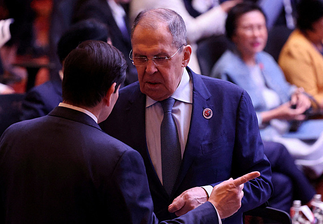 Jsem připraven setkat se s Rubiem, řekl Lavrov. Neupadl v nemilost, tvrdí Kreml