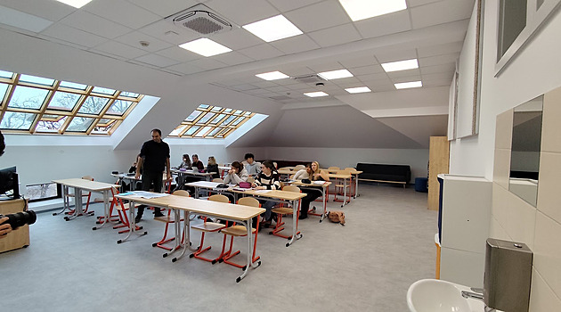 Učení na směny skončí. Škola v Hradci díky půdní vestavbě lépe rozvrhne výuku