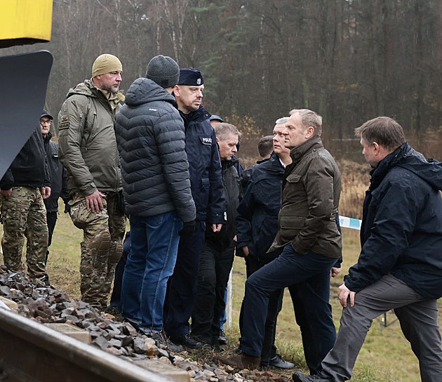 Trať mezi Varšavou a Lublinem poškodil výbuch. Tusk mluví o sabotáži
