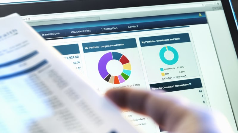 Češi ve velkém investují. Do oblíbených realitních fondů posílají lidé desítky miliard