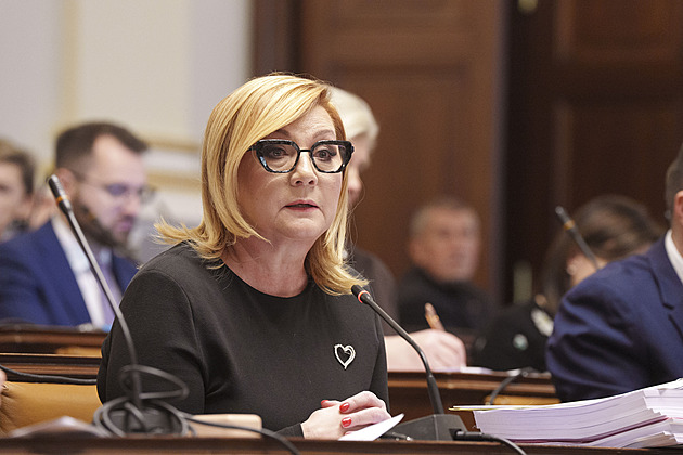 Politici ANO ve Sněmovně trhali rozpočet na kusy. Chybí 95,9 miliardy, tvrdí