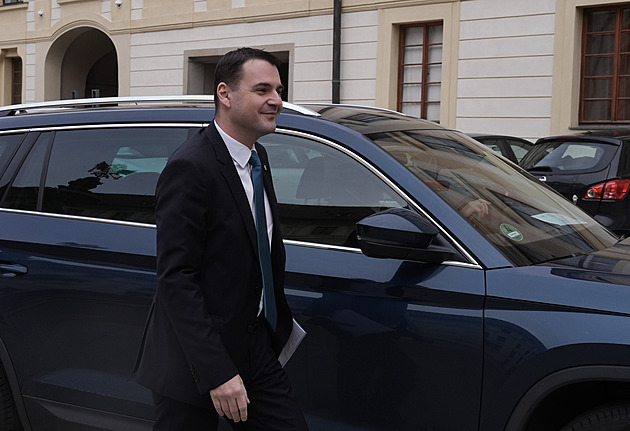 Začala rozhodující bitva o Turka. Šéf Motoristů Macinka jednal s Pavlem