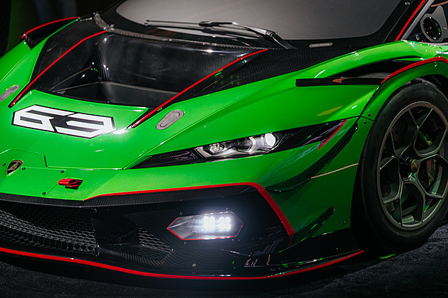 Nejrychlejší závodní speciál míří nejdřív do Česka. Prozkoumali jsme nové lambo