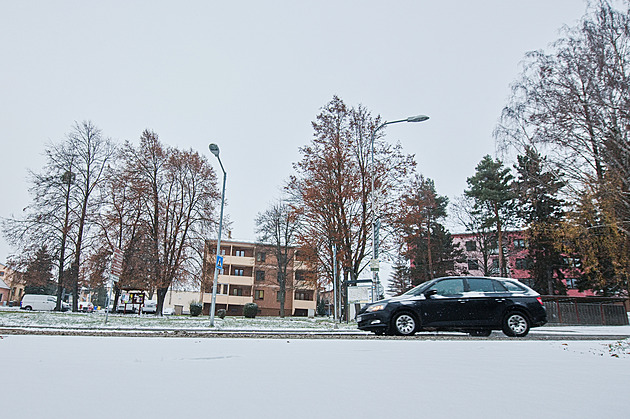 Česko sevřel mráz. Na Šumavě bylo minus 25, v Beskydech vydatně sněžilo
