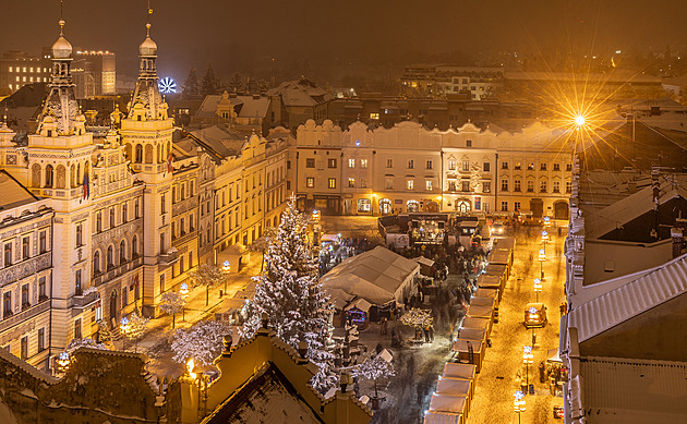 Perníkový advent, punč i vyhlídkové kolo. Vánoční trhy v Pardubicích letos okouzlí