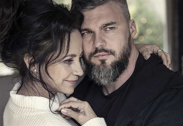 Partner musel kvůli nálezu na mozku na operaci. Byly to těžké chvíle, říká Lucie Bílá