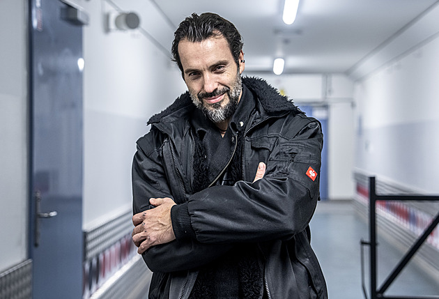 Václav Noid Bárta pomohl najít ztracené dítě. Policie se zpěvákovi omluvila