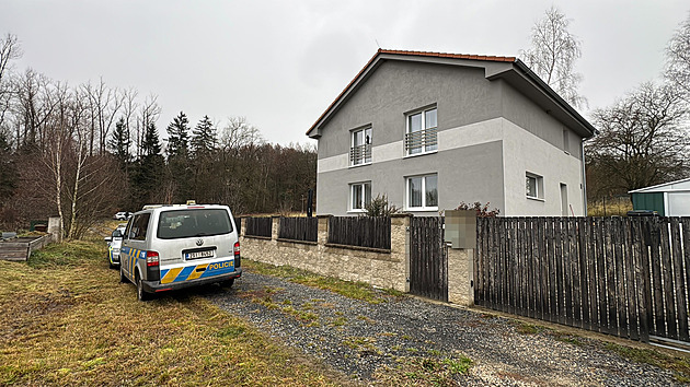 Velké policejní manévry u Prahy. Po zlodějích pátral i vrtulník s termovizí