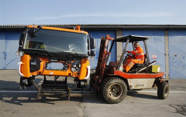 Zaměstnankyni Tatry srazil vysokozdvižný vozík, způsobil jí otevřenou zlomeninu