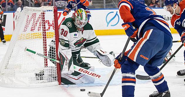 Takhle jsem nikdy nechytal! Brankářům v NHL vládne nováček, boří i letité rekordy