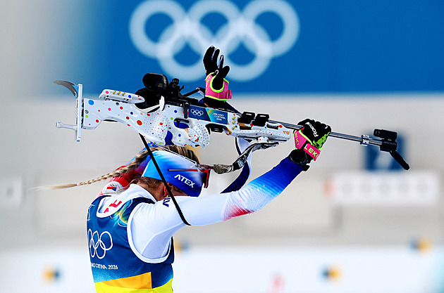 Davidová musela na trestné kolo a štafetu finišovala jedenáctá. Zlato má Francie