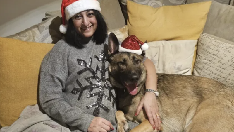 Nevinné olíznutí psem skončilo pro Britku zástavami srdce a amputací všech končetin