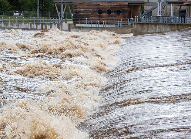 Tající sníh a déšť v Česku zvedají hladiny řek, Mandava je na prvním stupni povodně