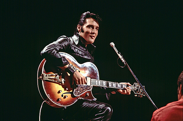RECENZE: Elvis Presley in Concert. Král rokenrolu už zase zvedá ze sedadel