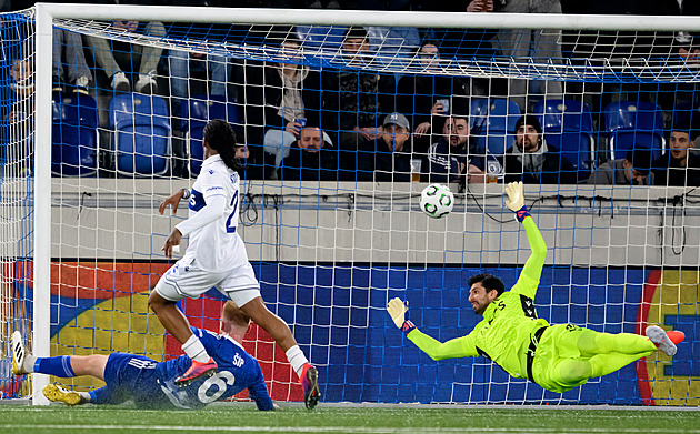 Lausanne - Olomouc 1:2, hosté postupují do osmifinále, v nastavení je spasil ofsajd