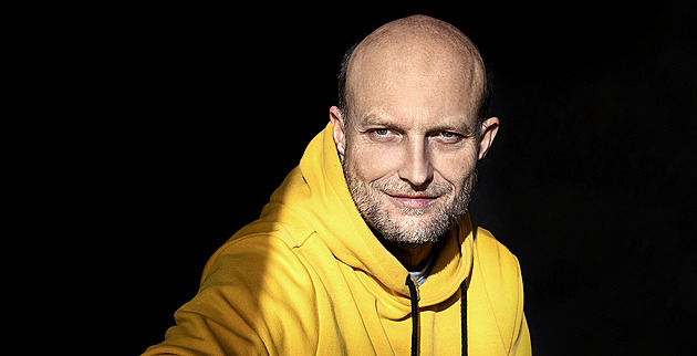 Ani nevím, jestli děti mít mohu. Jiří Ployhar o výrazně mladší partnerce i o svých rolích