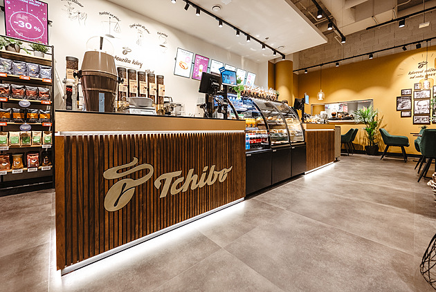 Káva táhne, ale pomáhá i oblečení. Tchibo v Česku zvýšilo tržby