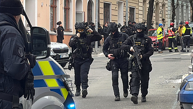 Policie odložila případ vymyšlené střelby ve škole, volající učitel byl nepříčetný