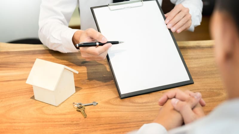 PŘEHLEDNĚ: Zájemci o bydlení často hypotéku podcení a chybují. Čemu se raději vyhnout?