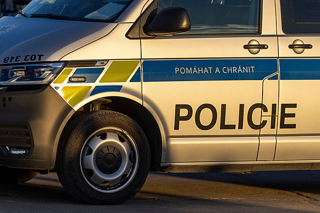 Policie odvolala pátrání po 16leté dívce z diagnostického ústavu. Čekala na zastávce