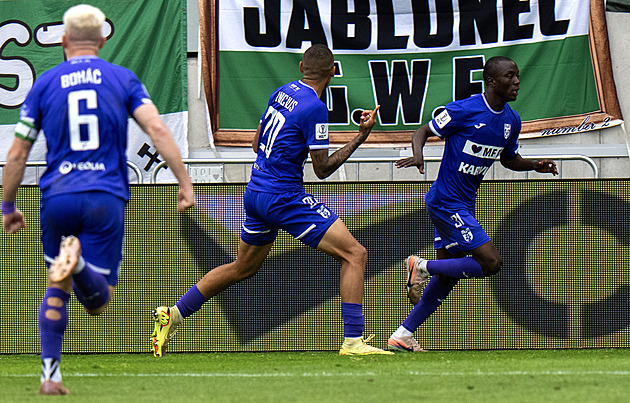 Jablonec - Karviná 1:3, domácí pohár patří Slezanům. První triumf vystřelil Vinícius