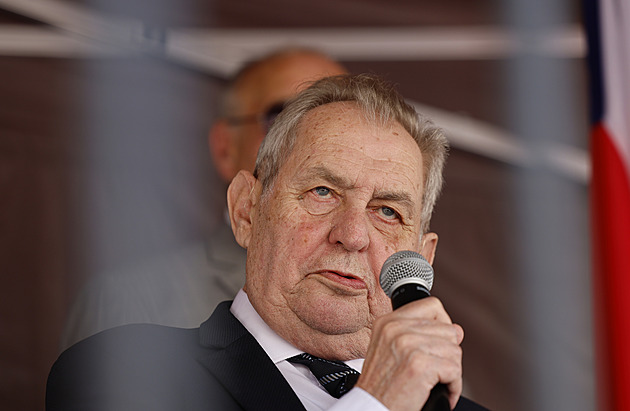 Sudetští Němci byli fanatickou součástí nacistického hnutí, řekl v Brně Zeman